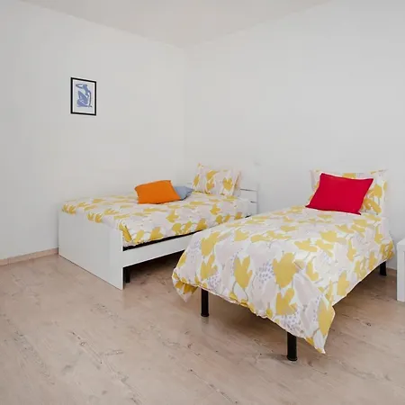 Large And Central Comfortable Apartment *