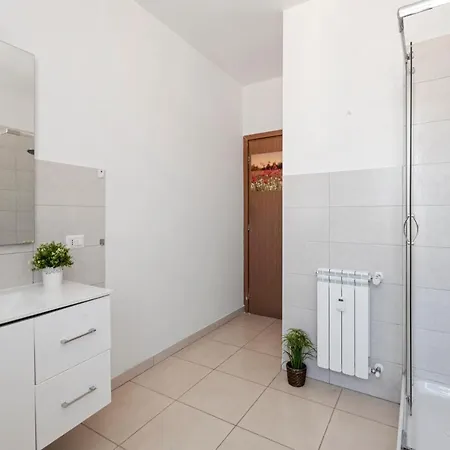 Large And Central Comfortable Apartment Apartamento