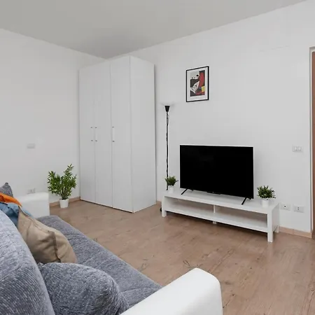 Large And Central Comfortable Apartment